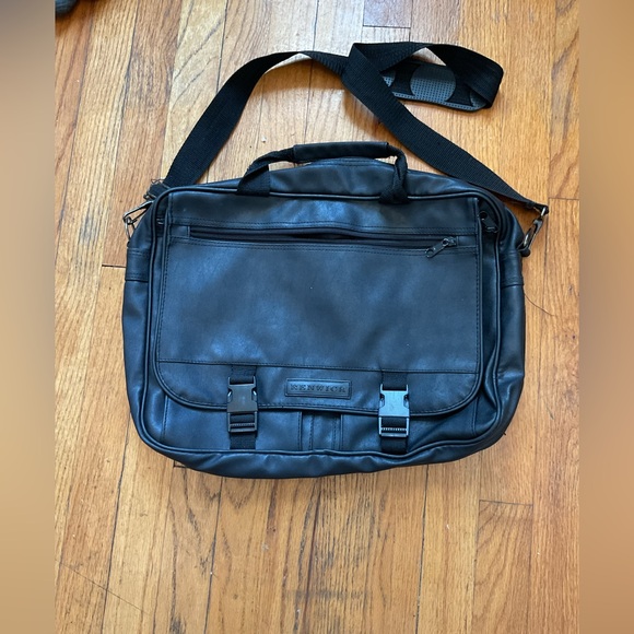 Elegant Black Leather Messenger Bag - Picture 1 of 2